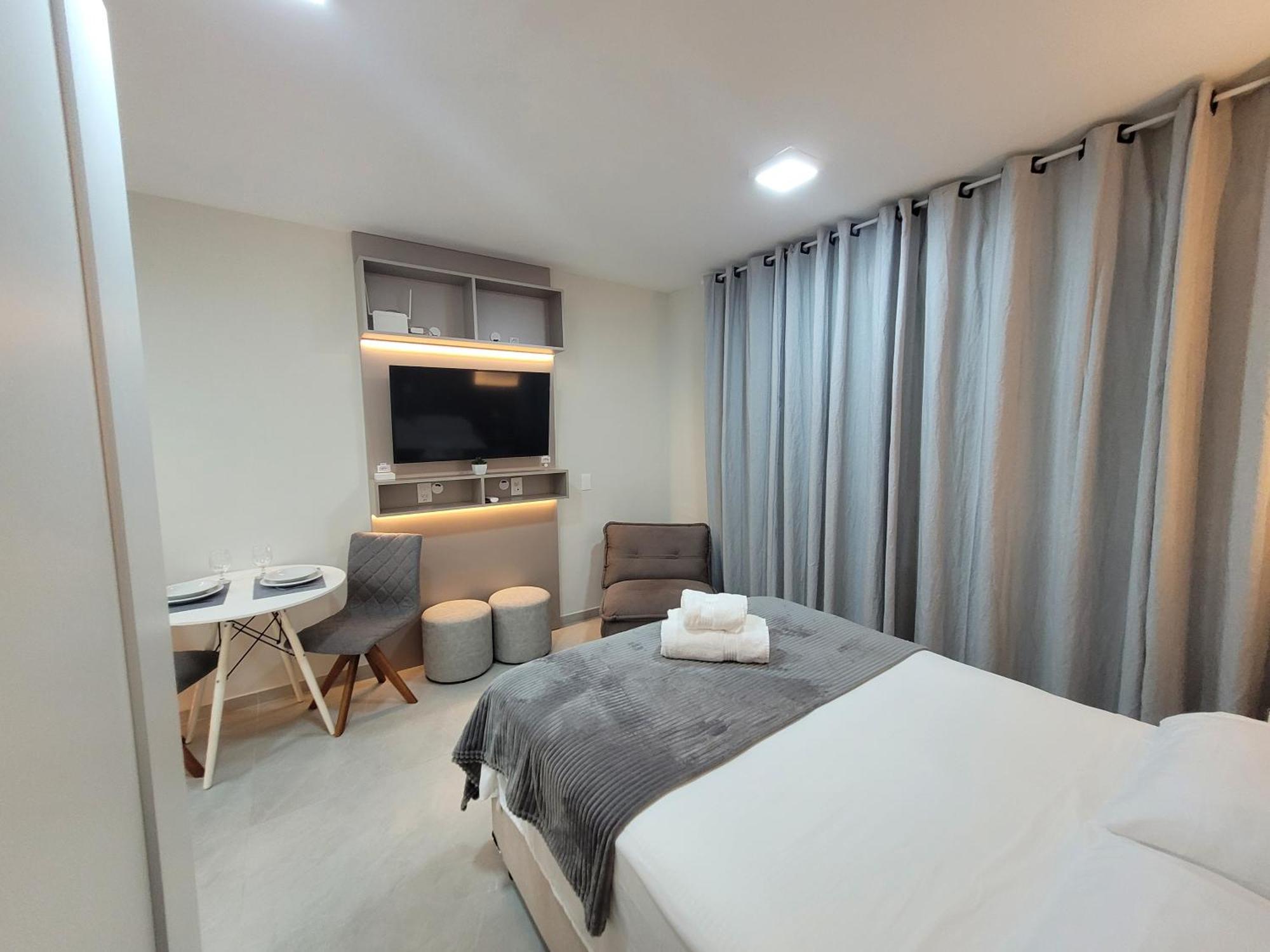 Studio Lux Ao Lado Da Puc Com Netflix Porto Alegre Buitenkant foto