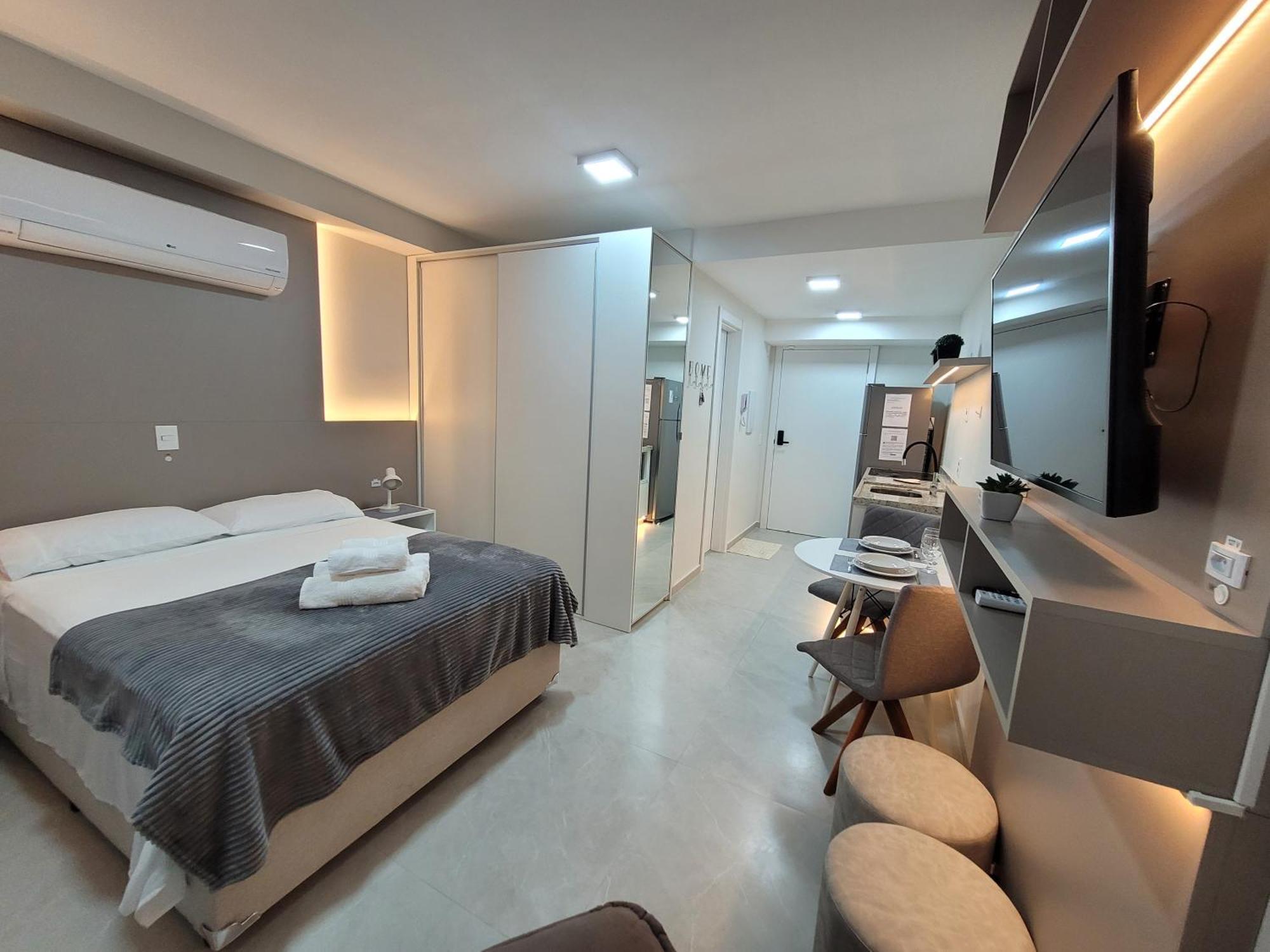 Studio Lux Ao Lado Da Puc Com Netflix Porto Alegre Buitenkant foto